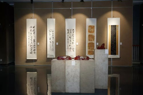 藝術(shù)傳情 這個展覽濃縮了涼山的自然美 生活美 人文美,值得一看